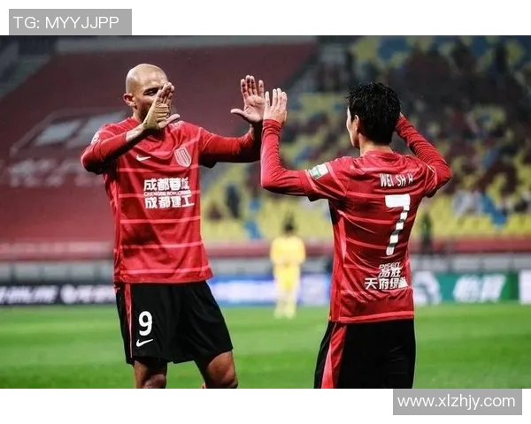 广州恒大击败上海申花，继续领跑中超榜首，卫冕冠军气势如虹