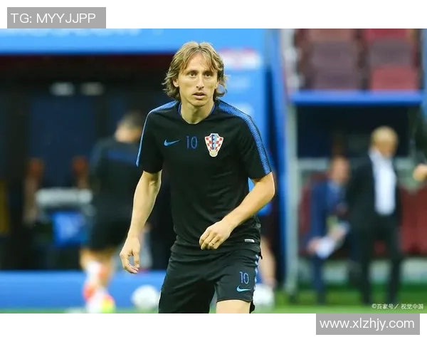 皇家马德里官宣莫德里奇续约至2025年,球迷欢呼雀跃 皇家马德里官宣莫德里奇续约至2025年,球迷欢呼雀跃